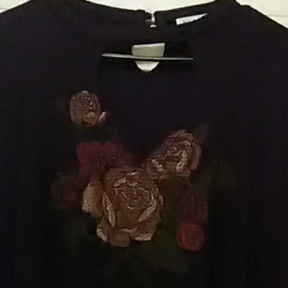 🖤Choker style Keyhole Top🖤 - Picture 4 of 8